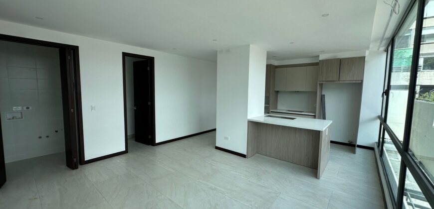 Vendo Departamento, a Estrenar, Dos Dormitorios, Balcón. Sector Quiteño Libre