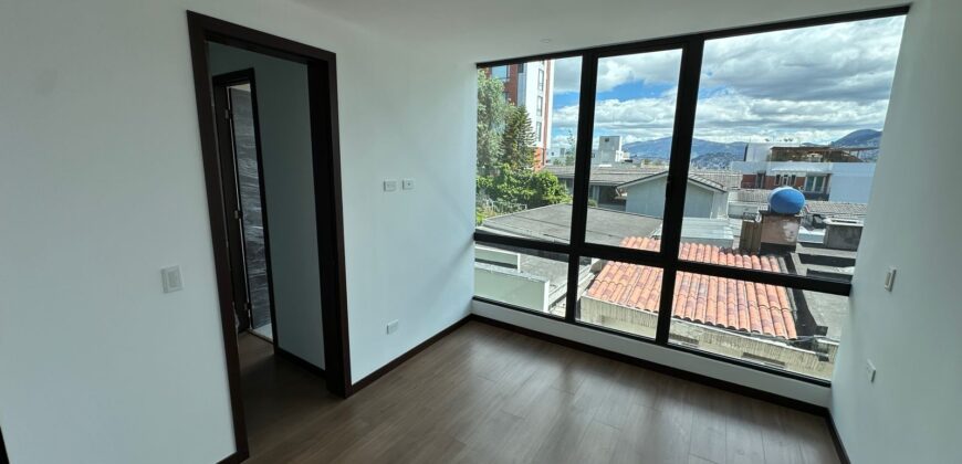 Vendo Departamento, a Estrenar, Dos Dormitorios, Balcón. Sector Quiteño Libre