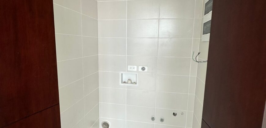 Vendo Departamento, a Estrenar, Dos Dormitorios, Balcón. Sector Quiteño Libre