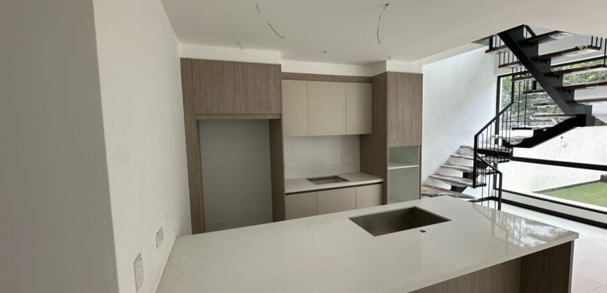 Vendo Departamento, a Estrenar, Dos Dormitorios, Dúplex. Sector Quiteño Libre