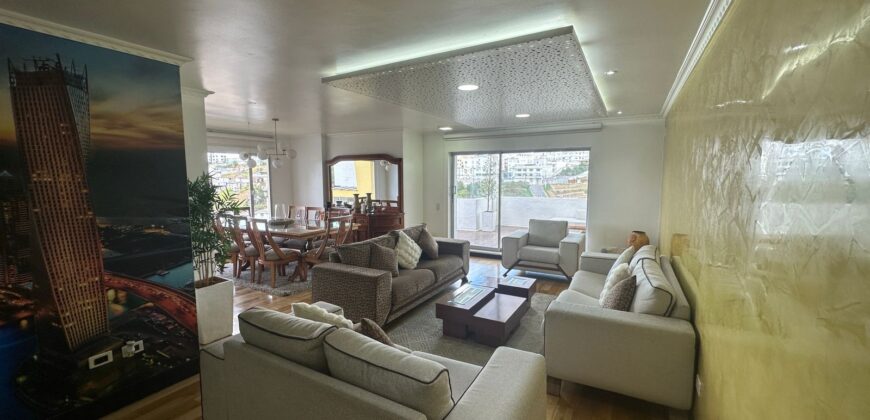 Vendo Departamento Duplex, Tres Dormitorios. Sector Embajada Americana
