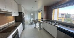 Vendo Departamento Duplex, Tres Dormitorios. Sector Embajada Americana