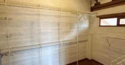 Vendo Casa Independiente, Cuatro Dormitorios, 1.300 m². Sector Embajada Americana