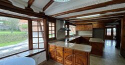 Vendo Casa Independiente, Cuatro Dormitorios, 1.300 m². Sector Embajada Americana