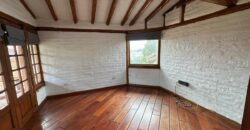 Vendo Casa Independiente, Cuatro Dormitorios, 1.300 m². Sector Embajada Americana