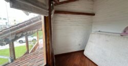 Vendo Casa Independiente, Cuatro Dormitorios, 1.300 m². Sector Embajada Americana