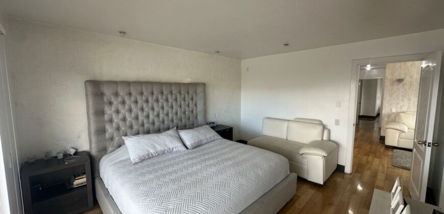 Vendo Departamento Duplex, Tres Dormitorios. Sector Embajada Americana