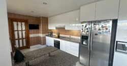 Vendo Departamento Duplex, Tres Dormitorios. Sector Embajada Americana