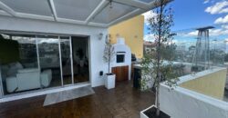 Vendo Departamento Duplex, Tres Dormitorios. Sector Embajada Americana