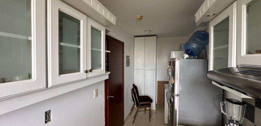 Vendo Departamento, Dos Dormitorios, Sin Amoblar. Sector El Batán