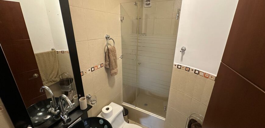Vendo Departamento, Dos Dormitorios, Sin Amoblar. Sector El Batán