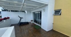 Vendo Departamento Duplex, Tres Dormitorios. Sector Embajada Americana