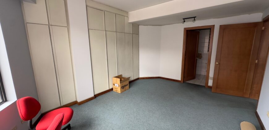Vendo Suite, Sin Amoblar, un Dormitorio. Sector La Carolina