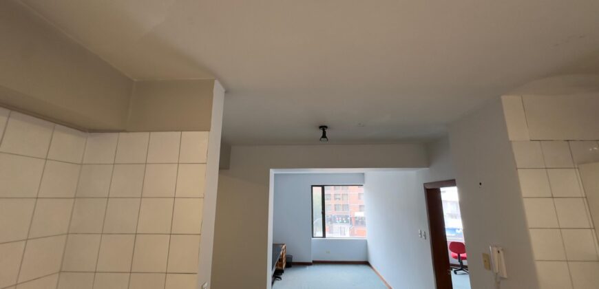 Vendo Suite, Sin Amoblar, un Dormitorio. Sector La Carolina