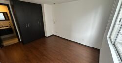 Vendo Departamento, Dos Dormitorios, Tres Baños, Parqueadero. Sector El Batan
