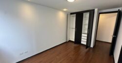 Vendo Departamento, Dos Dormitorios, Tres Baños, Parqueadero. Sector El Batan