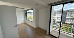 Vendo Casa, A Estrenar, Cuatro Dormitorios, Conjunto Privado. Sector Valle de Los Chillos