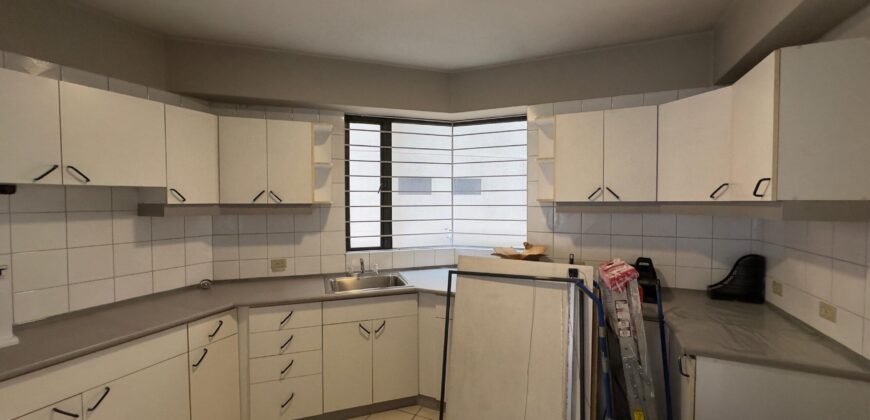 Vendo Suite, Sin Amoblar, un Dormitorio. Sector La Carolina