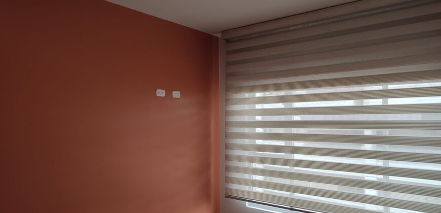 Vendo Suite, con Balcón, Parqueadero, Bodega. Sector 12 de Octubre