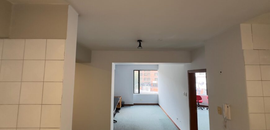 Vendo Suite, Sin Amoblar, un Dormitorio. Sector La Carolina