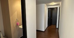 Vendo Departamento, Dos Dormitorios, Tres Baños, Parqueadero. Sector El Batan