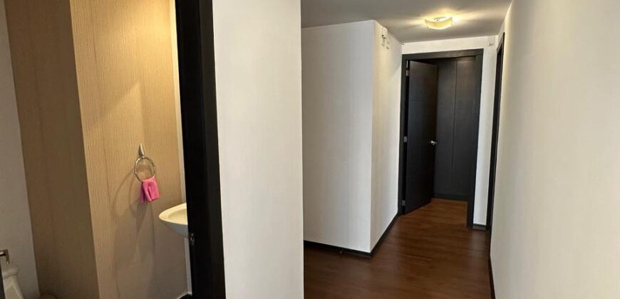 Vendo Departamento, Dos Dormitorios, Tres Baños, Parqueadero. Sector El Batan