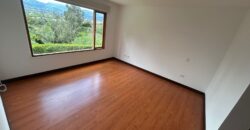 Rento Casa con Piscina, Cuatro Dormitorios, Urb. Privada. Sector Rancho San Francisco
