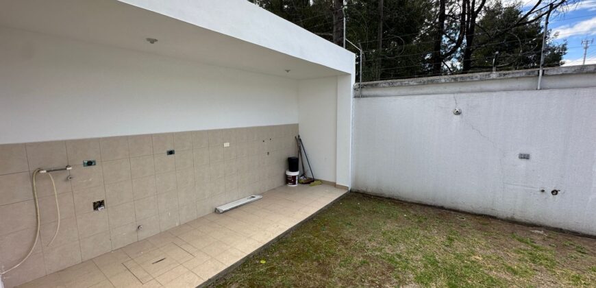 Vendo Casa, A Estrenar, Cuatro Dormitorios, Conjunto Privado. Sector Valle de Los Chillos