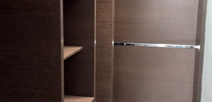 Vendo Suite, un Dormitorio, Parqueadero, Terraza. Sector El Batan