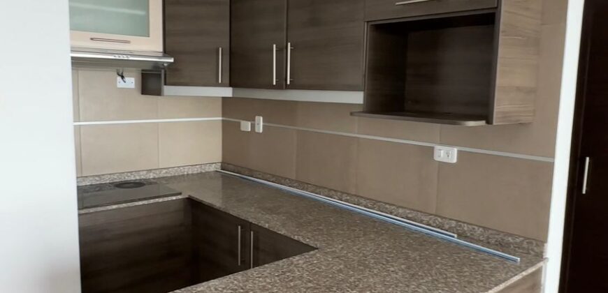 Vendo Suite, un Dormitorio, Parqueadero, Terraza. Sector El Batan
