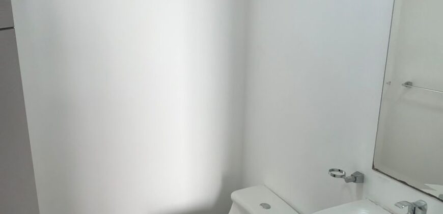 Vendo Suite, un Dormitorio, Parqueadero, Terraza. Sector El Batan