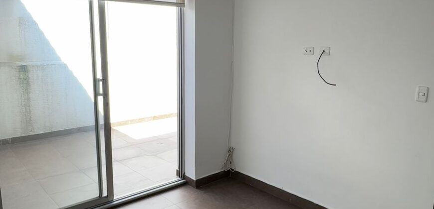 Vendo Suite, un Dormitorio, Parqueadero, Terraza. Sector El Batan