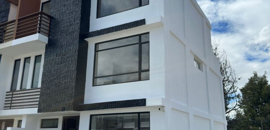 Vendo Casa, A Estrenar, Cuatro Dormitorios, Conjunto Privado. Sector Valle de Los Chillos