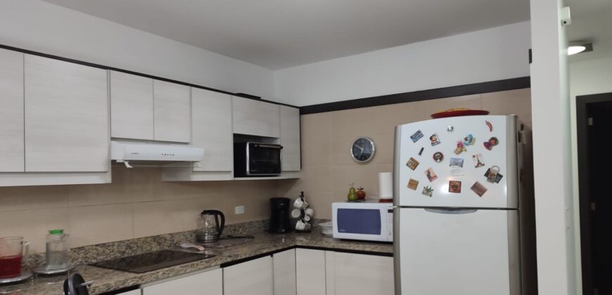 Vendo Departamento, Tres Dormitorios, Balcón. Sector 12 de Octubre