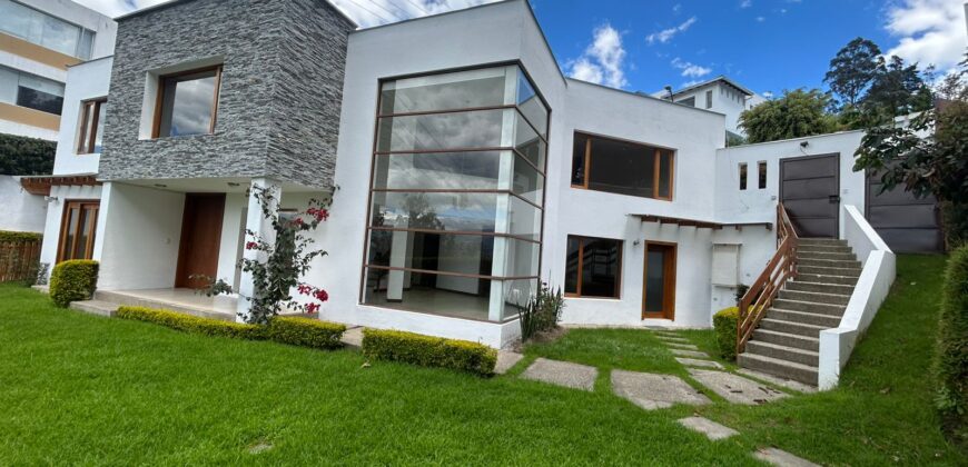Rento Casa con Piscina, Cuatro Dormitorios, Urb. Privada. Sector Rancho San Francisco