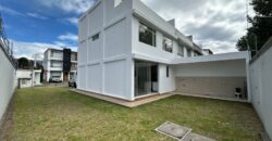 Vendo Casa, A Estrenar, Cuatro Dormitorios, Conjunto Privado. Sector Valle de Los Chillos
