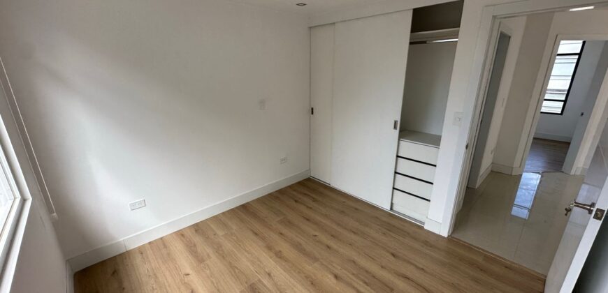 Vendo Casa, A Estrenar, Cuatro Dormitorios, Conjunto Privado. Sector Valle de Los Chillos
