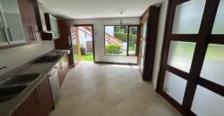 Rento Casa con Piscina, Cuatro Dormitorios, Urb. Privada. Sector Rancho San Francisco