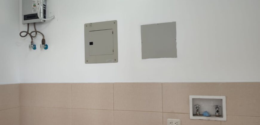 Rento Suite, Sin Amoblar, un Dormitorio, Balcón. Sector 12 de Octubre