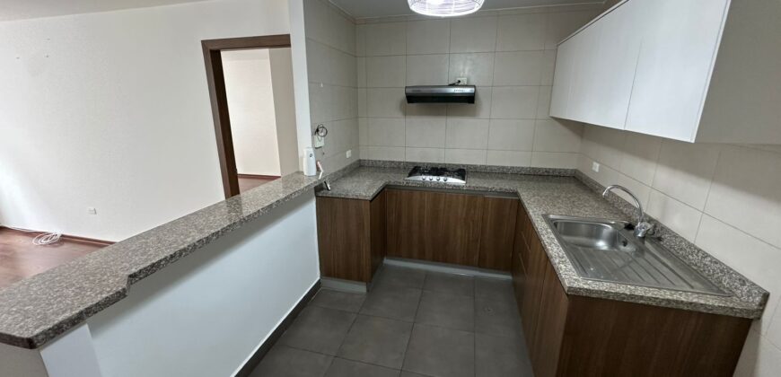 Vendo Suite, un Dormitorio, Terraza, Parqueadero. Sector El Batan