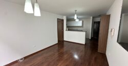 Vendo Suite, un Dormitorio, Terraza, Parqueadero. Sector El Batan