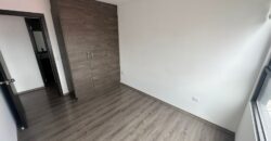 Vendo Departamento, Dos Dormitorios, Parqueadero. Sector La Carolina
