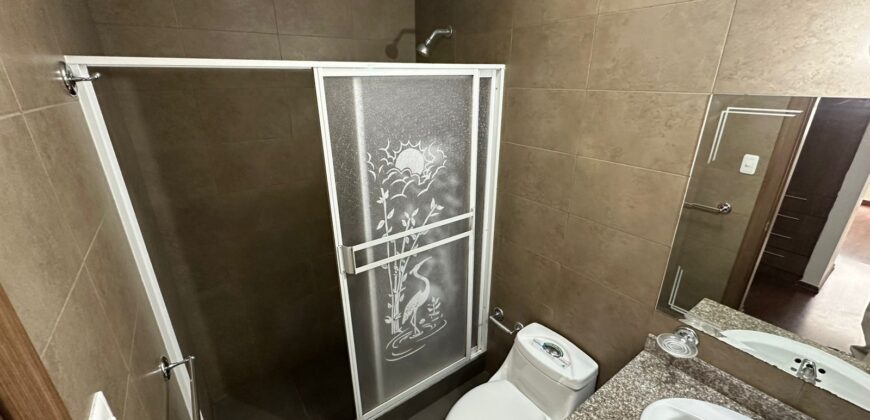 Vendo Suite, un Dormitorio, Terraza, Parqueadero. Sector El Batan