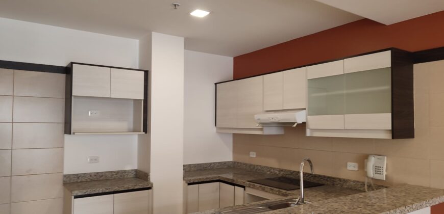 Rento Suite, Sin Amoblar, un Dormitorio, Balcón. Sector 12 de Octubre
