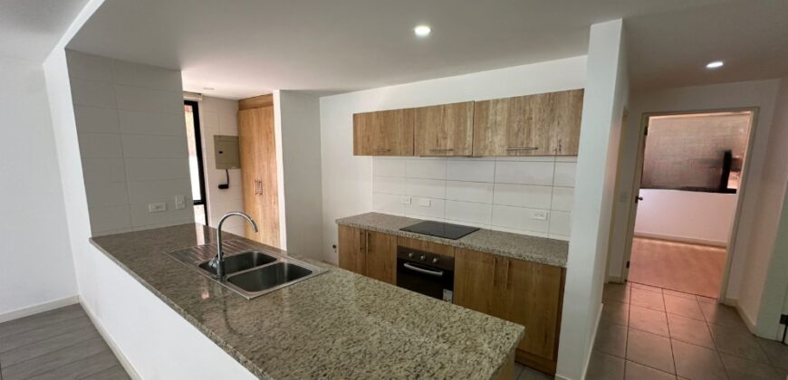 Vendo Departamento, Dos Dormitorios, Balcón. Sector Bosmediano