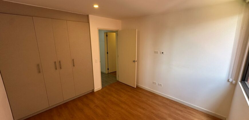 Vendo Departamento, Dos Dormitorios, Balcón. Sector Bosmediano