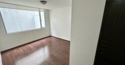 Vendo Suite, un Dormitorio, Terraza, Parqueadero. Sector El Batan