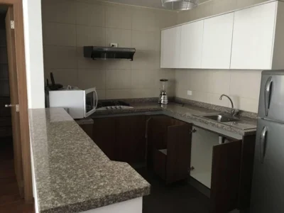 Vendo Suite, un Dormitorio, Terraza, Parqueadero. Sector El Batan