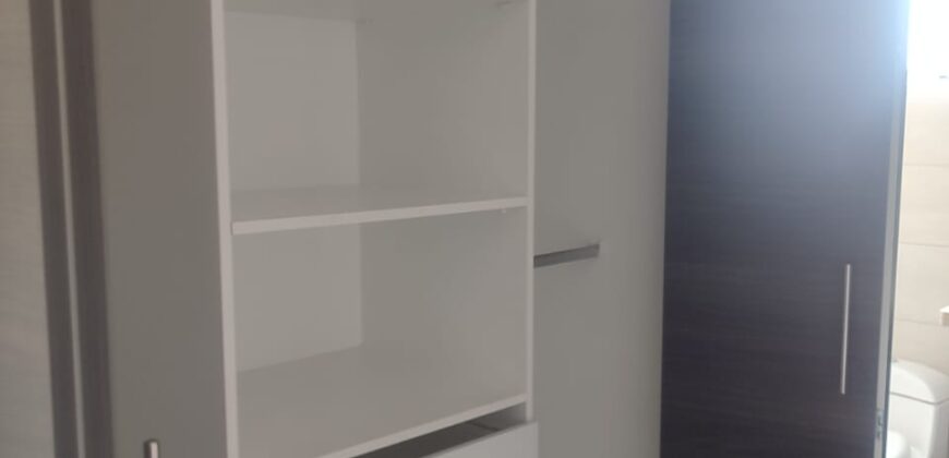Rento Departamento, Dos Dormitorios, Sin Amoblar, Balcón. Sector 12 de Octubre