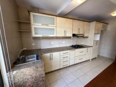 Rento Suite, Sin Amoblar, un Dormitorio, Parqueadero. Sector 12 de Octubre